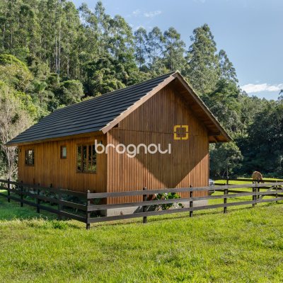Casa com 50m², 4 quartos, 4 garagens, no bairro Vargem do Cedro em São Martinho