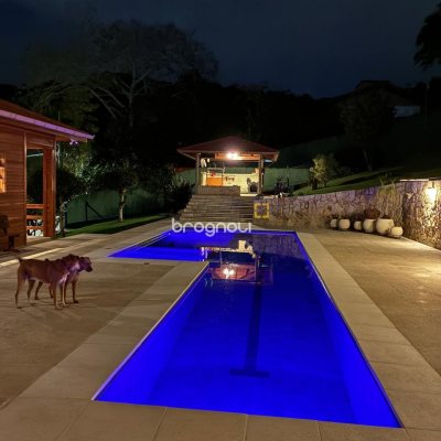 Casa de Condomínio com 360m², 2 quartos (sendo 2 suítes), 3 garagens, no bairro Itacorubi em Florianópolis