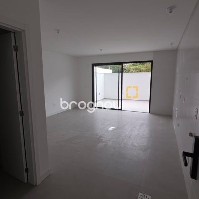 Apartamento com 64m², 1 quarto, 1 garagem, no bairro Campeche em Florianópolis