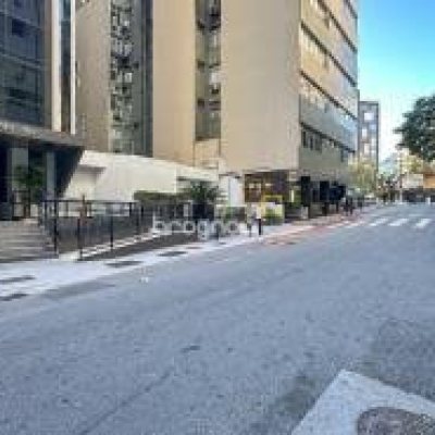 Sala com 70m², no bairro Centro em Florianópolis