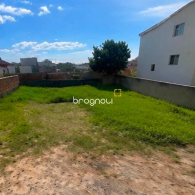 Terreno com 450m², no bairro Ingleses do Rio Vermelho em Florianópolis