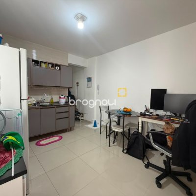 Apartamento com 29m², 1 quarto, no bairro Centro em Florianópolis