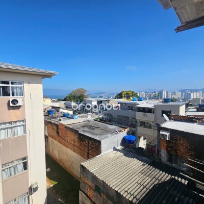 Apartamento com 53m², 2 quartos, 1 garagem, no bairro Capoeiras em Florianópolis