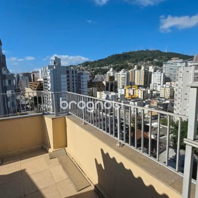 Cobertura com 223m², 4 quartos (sendo 2 suítes), 1 garagem, no bairro Centro em Florianópolis