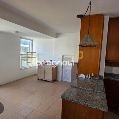 Cobertura com 223m², 4 quartos (sendo 2 suítes), 1 garagem, no bairro Centro em Florianópolis