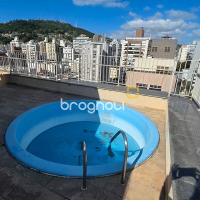 Cobertura com 223m², 4 quartos (sendo 2 suítes), 1 garagem, no bairro Centro em Florianópolis