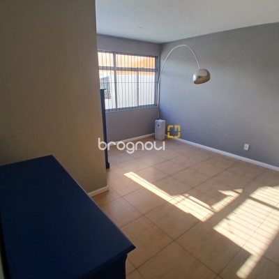 Apartamento com 63m², 2 quartos, 1 garagem, no bairro Capoeiras em Florianópolis