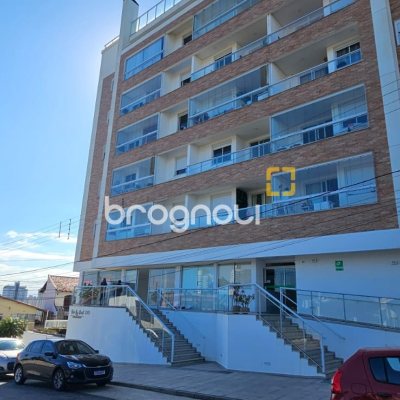 Loja com 86m², 2 garagens, no bairro Estreito em Florianópolis