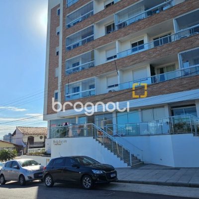 Loja com 86m², 2 garagens, no bairro Estreito em Florianópolis