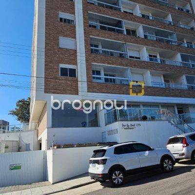 Loja com 86m², 2 garagens, no bairro Estreito em Florianópolis