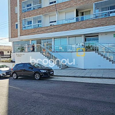Loja com 86m², 2 garagens, no bairro Estreito em Florianópolis