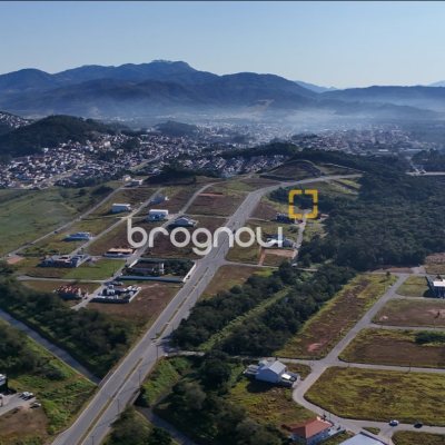 Terreno com 368m², no bairro Sertão do Maruim em São José