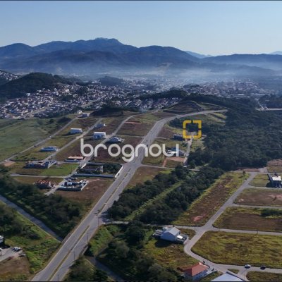 Terreno com 368m², no bairro Sertão do Maruim em São José