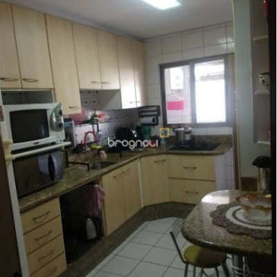 Apartamento com 83m², 3 quartos (sendo 1 suíte), 1 garagem, no bairro Estreito em Florianópolis
