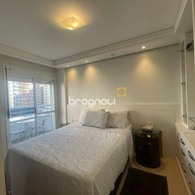 Apartamento com 151m², 3 quartos (sendo 2 suítes), 2 garagens, no bairro Centro em Florianópolis