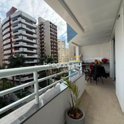 Apartamento com 151m², 3 quartos (sendo 2 suítes), 2 garagens, no bairro Centro em Florianópolis
