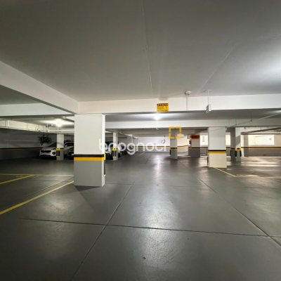 Apartamento com 151m², 3 quartos (sendo 2 suítes), 2 garagens, no bairro Centro em Florianópolis