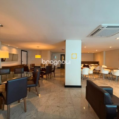 Apartamento com 151m², 3 quartos (sendo 2 suítes), 2 garagens, no bairro Centro em Florianópolis