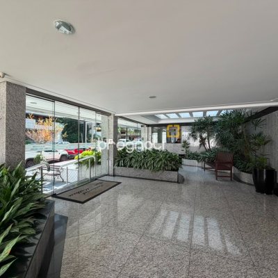 Apartamento com 151m², 3 quartos (sendo 2 suítes), 2 garagens, no bairro Centro em Florianópolis