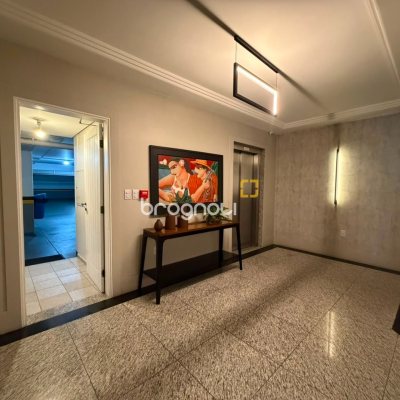 Apartamento com 151m², 3 quartos (sendo 2 suítes), 2 garagens, no bairro Centro em Florianópolis