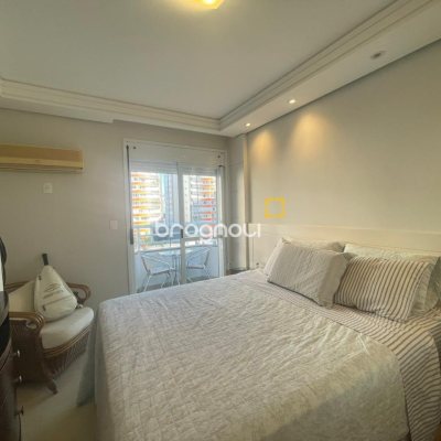 Apartamento com 151m², 3 quartos (sendo 2 suítes), 2 garagens, no bairro Centro em Florianópolis