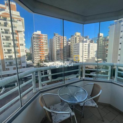 Apartamento com 151m², 3 quartos (sendo 2 suítes), 2 garagens, no bairro Centro em Florianópolis