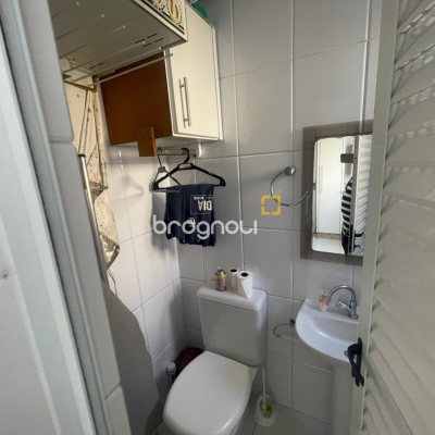 Apartamento com 151m², 3 quartos (sendo 2 suítes), 2 garagens, no bairro Centro em Florianópolis