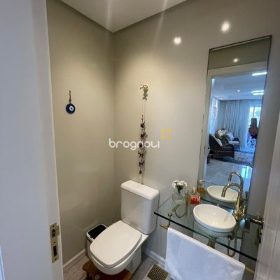 Apartamento com 151m², 3 quartos (sendo 2 suítes), 2 garagens, no bairro Centro em Florianópolis