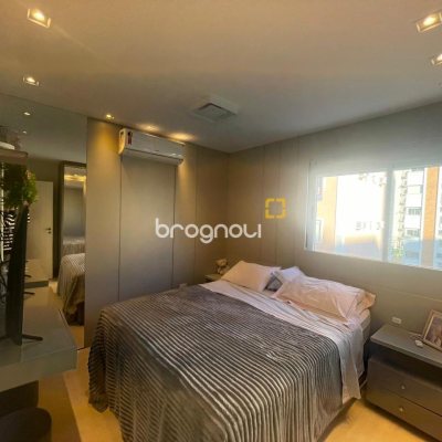 Apartamento com 151m², 3 quartos (sendo 2 suítes), 2 garagens, no bairro Centro em Florianópolis