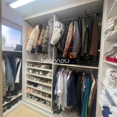 Apartamento com 151m², 3 quartos (sendo 2 suítes), 2 garagens, no bairro Centro em Florianópolis