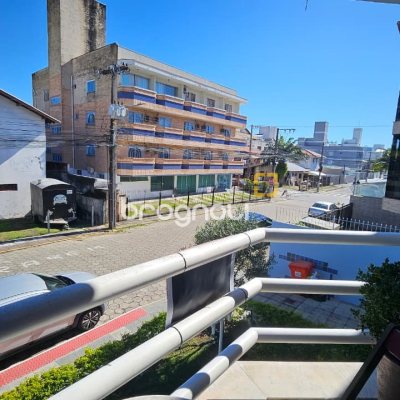 Apartamento com 46m², 1 quarto, 1 garagem, no bairro Canasvieiras em Florianópolis