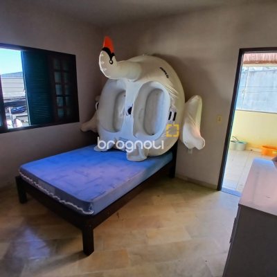 Casa com 290m², 6 quartos (sendo 1 suíte), 2 garagens, no bairro Campinas em São José