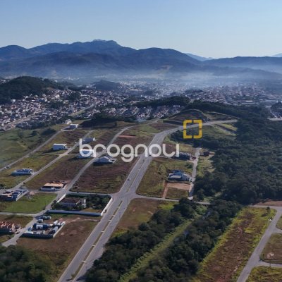 Terreno com 364m², no bairro Sertão do Maruim em São José