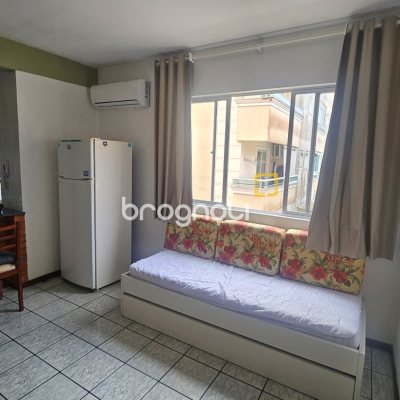 Apartamento com 39m², 1 quarto, 1 garagem, no bairro Canasvieiras em Florianópolis