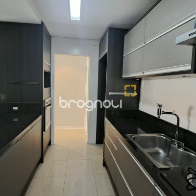 Apartamento com 88m², 3 quartos (sendo 1 suíte), 1 garagem, no bairro Itacorubi em Florianópolis