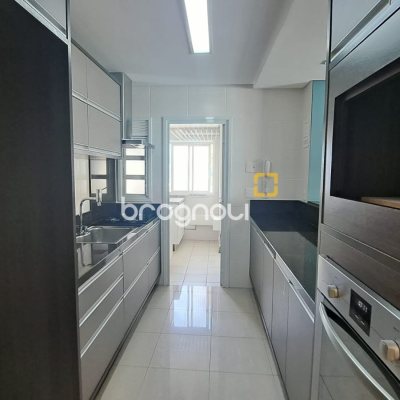 Apartamento com 88m², 3 quartos (sendo 1 suíte), 1 garagem, no bairro Itacorubi em Florianópolis