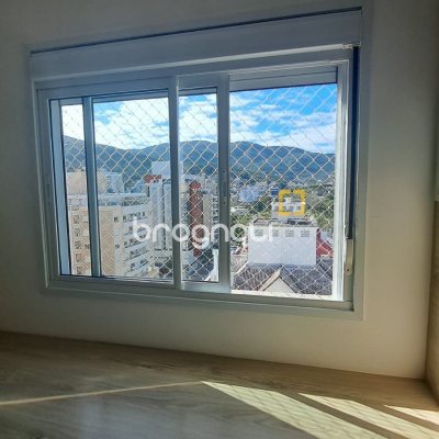 Apartamento com 88m², 3 quartos (sendo 1 suíte), 1 garagem, no bairro Itacorubi em Florianópolis