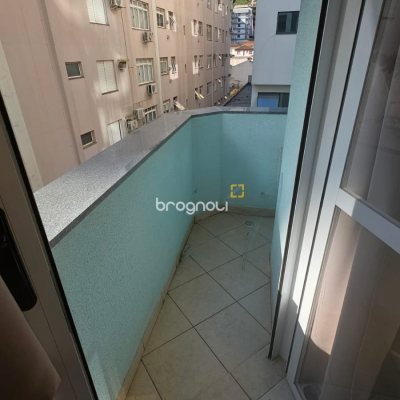 Apartamento com 52m², 1 quarto (sendo 1 suíte), 1 garagem, no bairro Centro em Florianópolis