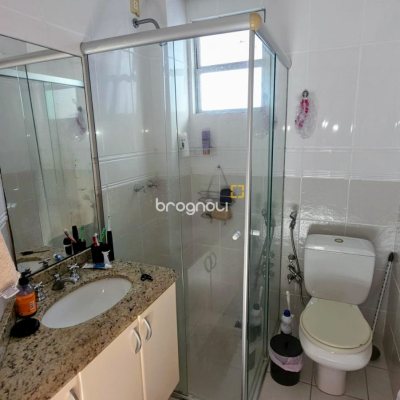 Apartamento com 52m², 1 quarto (sendo 1 suíte), 1 garagem, no bairro Centro em Florianópolis