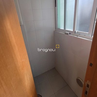 Apartamento com 52m², 1 quarto (sendo 1 suíte), 1 garagem, no bairro Centro em Florianópolis