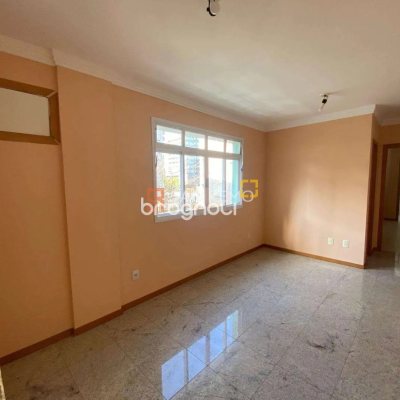 Apartamento com 52m², 1 quarto (sendo 1 suíte), 1 garagem, no bairro Centro em Florianópolis