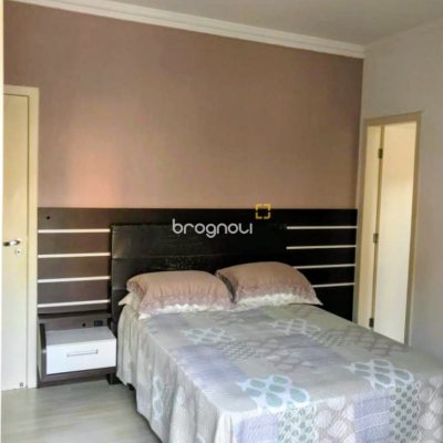 Casa com 307m², 4 quartos (sendo 2 suítes), 3 garagens, no bairro Ingleses do Rio Vermelho em Florianópolis