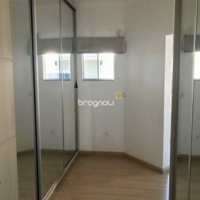 Casa com 307m², 4 quartos (sendo 2 suítes), 3 garagens, no bairro Ingleses do Rio Vermelho em Florianópolis