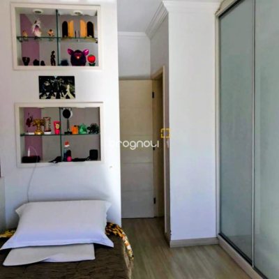 Casa com 307m², 4 quartos (sendo 2 suítes), 3 garagens, no bairro Ingleses do Rio Vermelho em Florianópolis