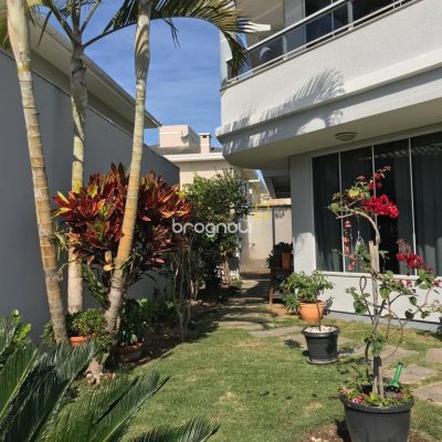 Casa com 307m², 4 quartos (sendo 2 suítes), 3 garagens, no bairro Ingleses do Rio Vermelho em Florianópolis