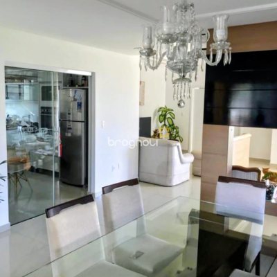 Casa com 307m², 4 quartos (sendo 2 suítes), 3 garagens, no bairro Ingleses do Rio Vermelho em Florianópolis