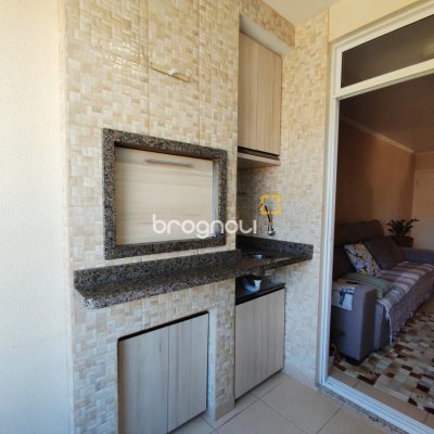 Apartamento com 87m², 3 quartos (sendo 1 suíte), 2 garagens, no bairro Jardim Cidade de Florianópolis em São José