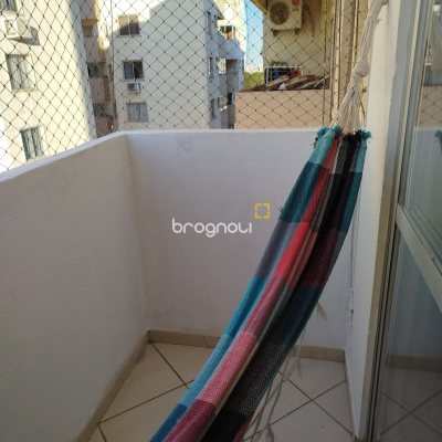 Apartamento com 59m², 2 quartos, 1 garagem, no bairro Areias em São José