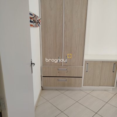 Apartamento com 59m², 2 quartos, 1 garagem, no bairro Areias em São José