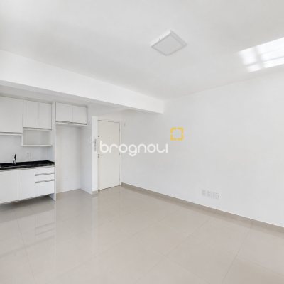 Apartamento com 43m², 2 quartos, 1 garagem, no bairro Estreito em Florianópolis